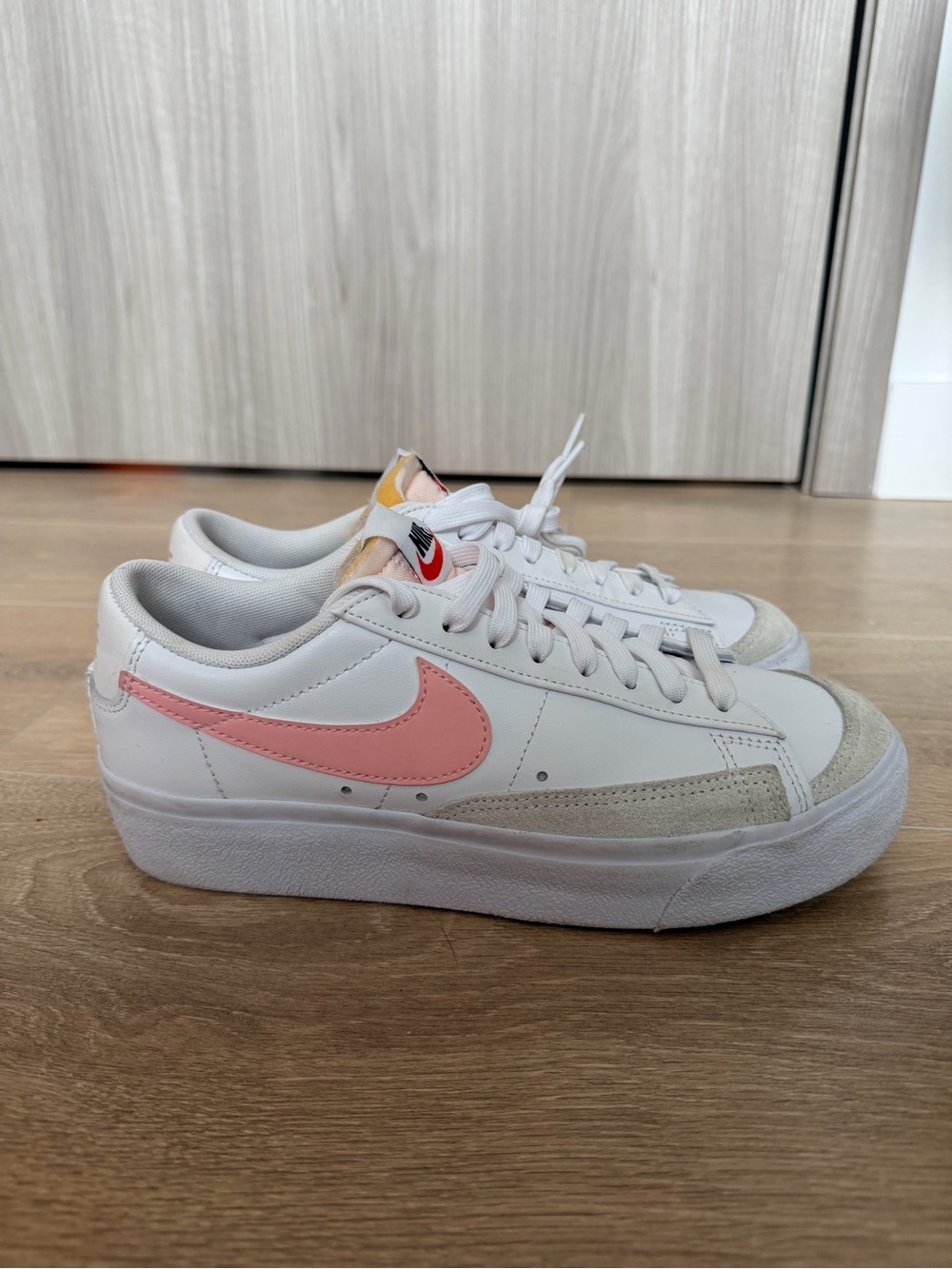 Nike Blazer Low Platform Pink Glaze Sneakers Women’s 7.5 White Pink DJ0292-103